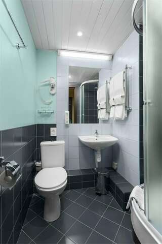 Гостиница Балтия Санкт-Петербург Стандартный двухместный номер с 1 кроватью или 2 отдельными кроватями-8